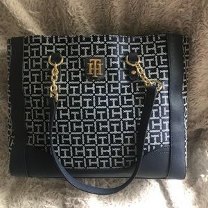 NWOT Tommy Hilfiger Navy & White Purse
